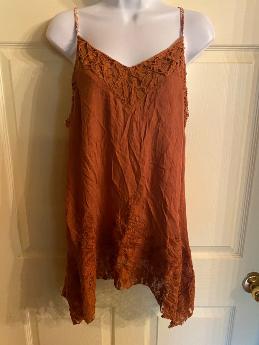 gimmicks by BKE Rust Orange Lace-Trim Cami Tank